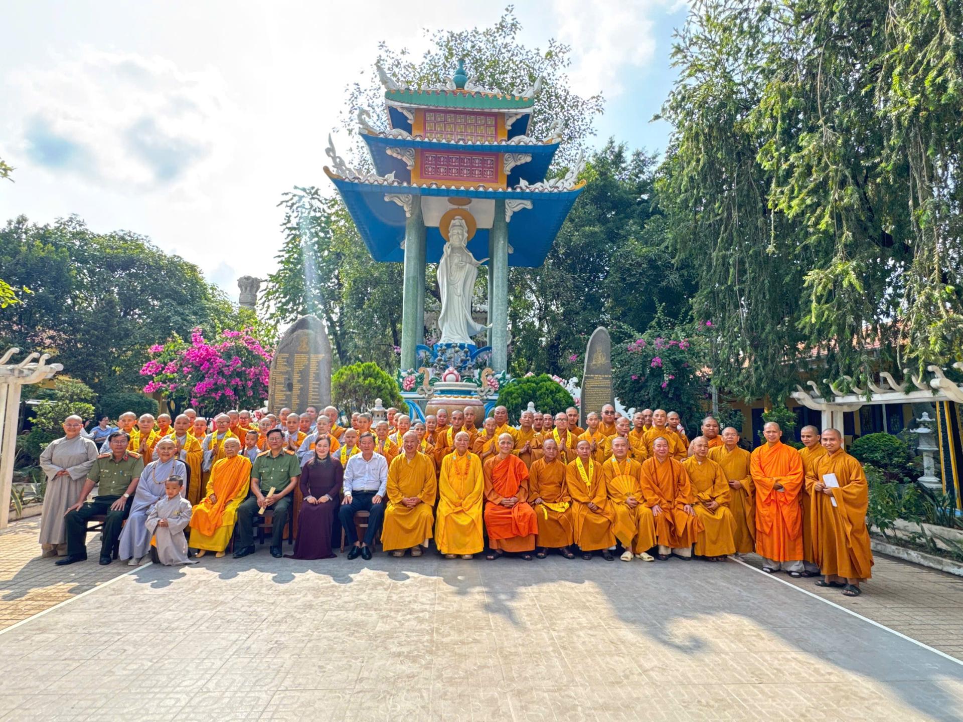 Đồng Nai: Lễ Tốt Nghiệp Lớp Trung Cấp Phật Học Khóa XI và Lễ Khai Giảng Lớp Trung Cấp Phật Học Khóa XII Trường Trung Cấp Phật Học Tỉnh Đồng Nai Cơ Sở Tại Tổ Đình Quan Âm Tu Viện